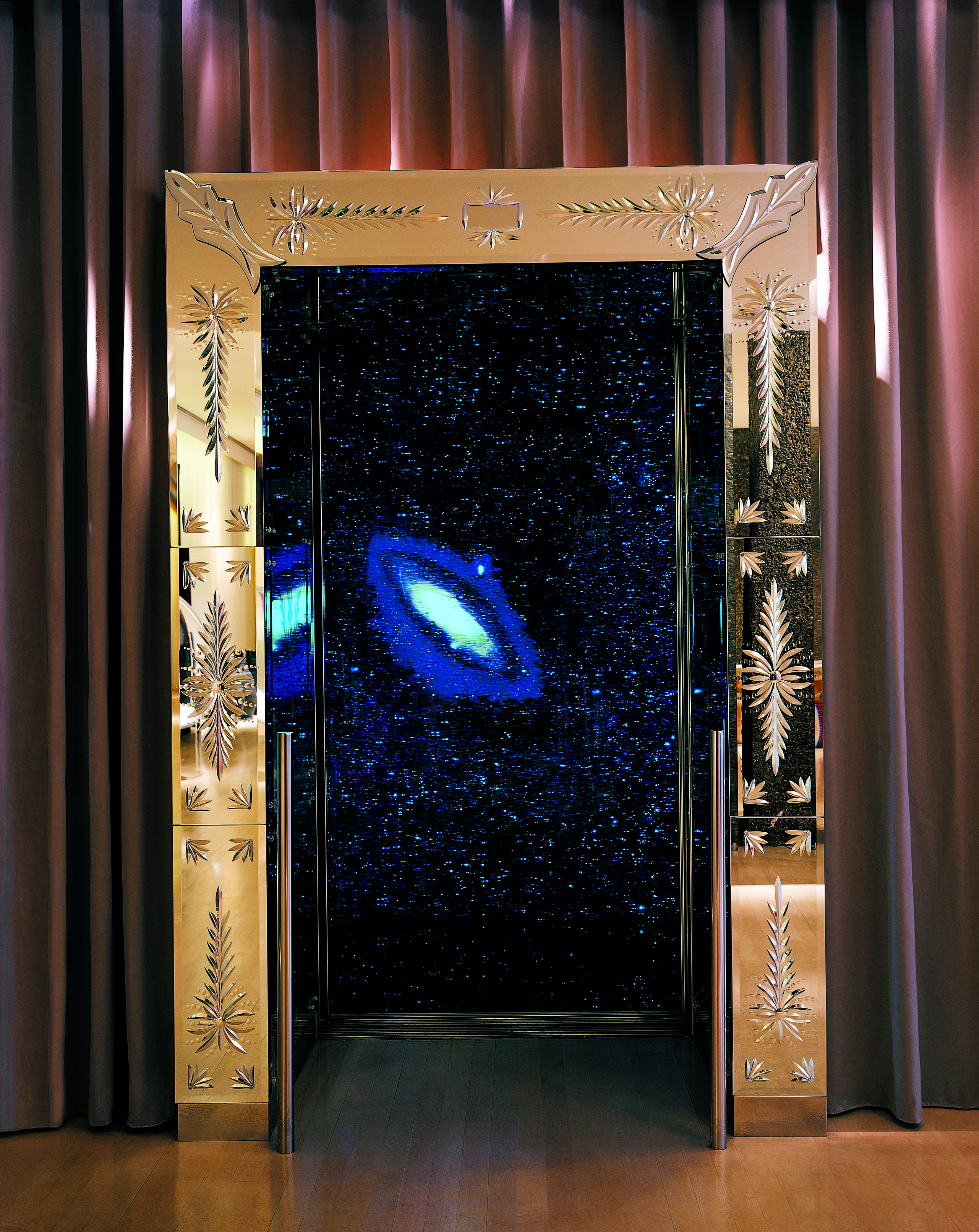 Sanderson London Eksteriør billede The elevator of the hotel